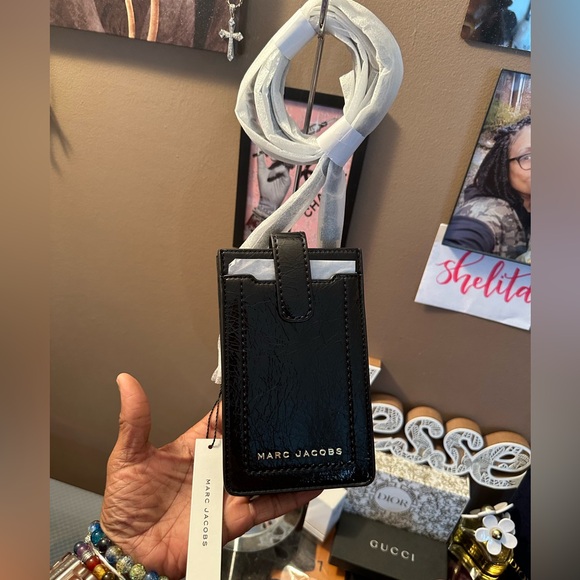 NWT/NIP MARC JACOBS Leather Phone Crossbody - Picture 6 of 11